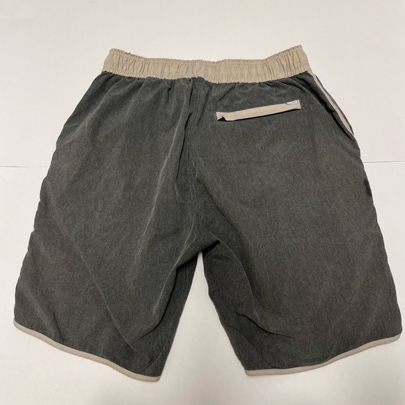 Vuori Banks Short V330 Gray 9” 4-Way Stretch Athletic Shorts Small Athleisure - Picture 5 of 10